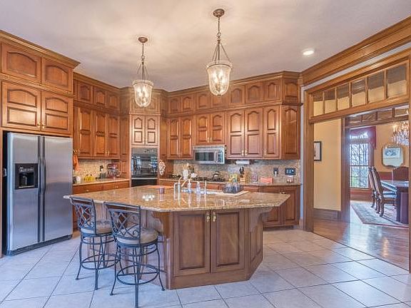 5th image of 3402 Stoneridge Dr