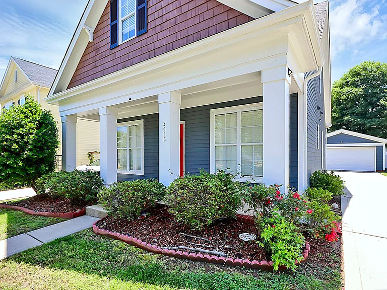 2035 Golden Ridge Ln — Photo 3