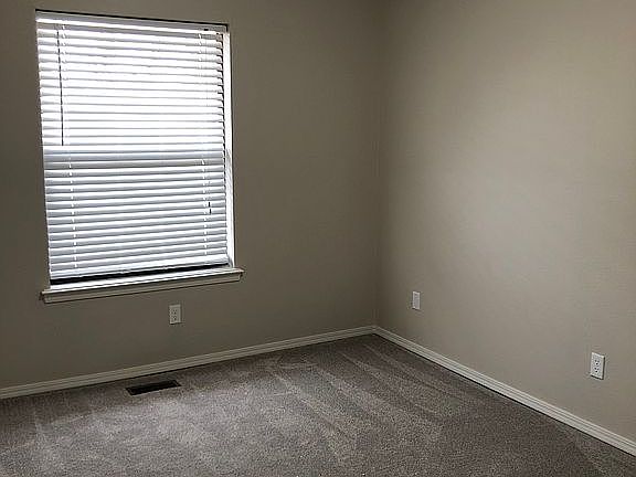 5th image of 978 Heritage Mansion