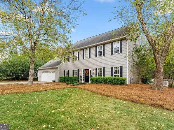 1370 Salem Dr, Alpharetta, GA 30009