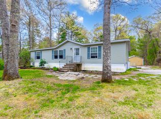 248 Mattapoisett Rd, Acushnet, MA 02743