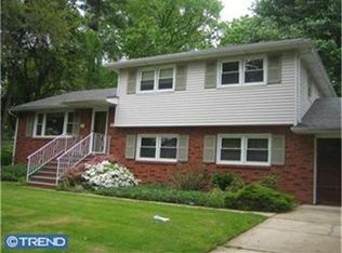 16 Barnett Rd, Lawrence Twp, NJ 08648