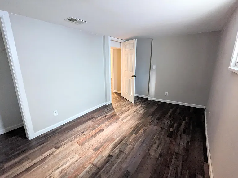524 Brentwood Ave — Photo 15