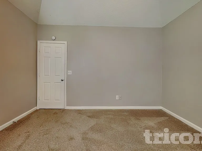 496 Birchwood Dr — Photo 8