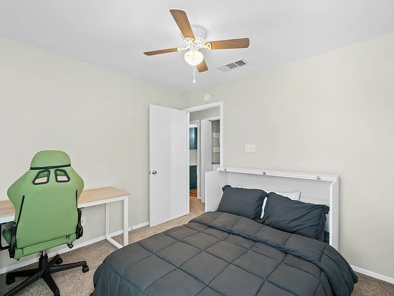 2018 W Rundberg Ln #15B — Photo 13
