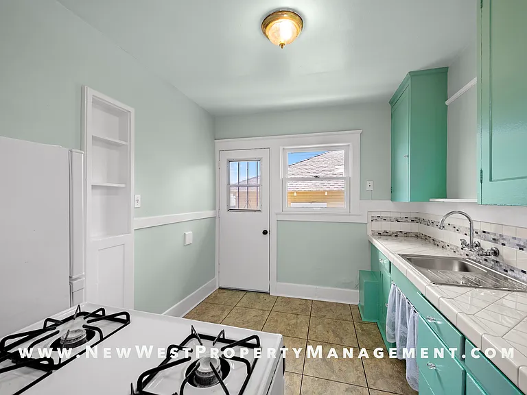 2417 Market St — Photo 22