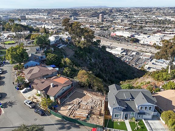 3rd image of 1804 Mission Cliff Dr