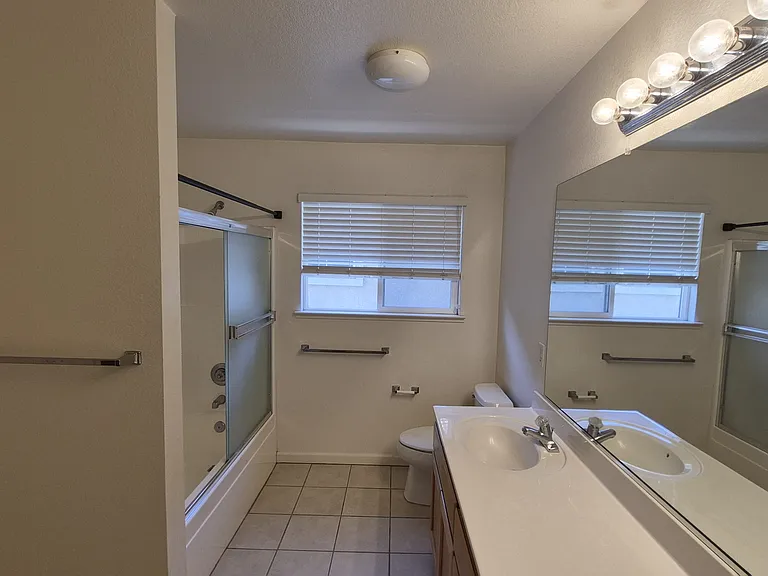 4988 Bay View Cir — Photo 16