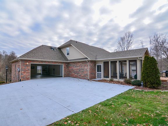 2nd image of 129 Polo Dr