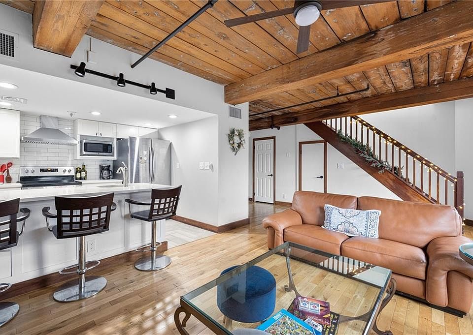 1st image of 555 S Main St APT 324