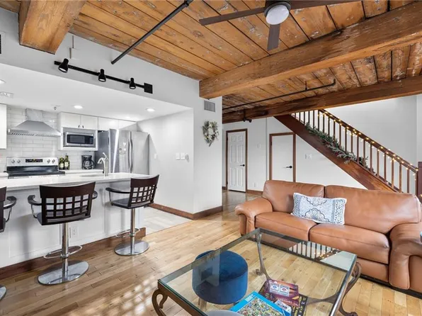 555 S Main St APT 324, Providence, RI 02903