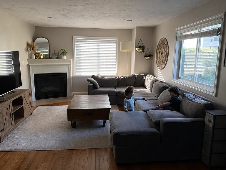 373 Captain Eames Cir — Photo 2