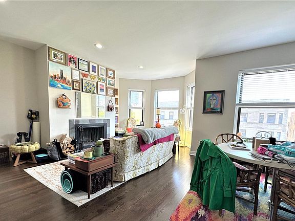 4th image of 920 W Belle Plaine Ave APT 3E