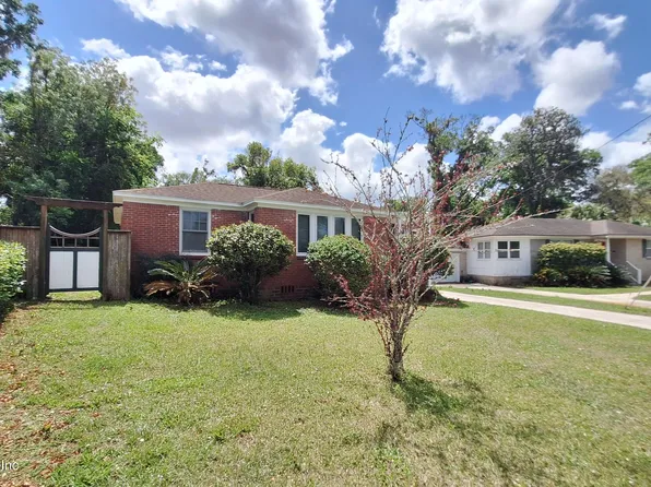 5816 BARTRAM Circle S, Jacksonville, FL 32207