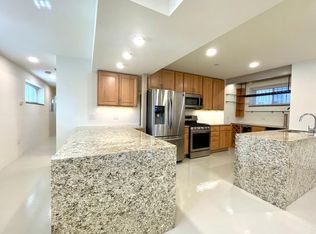 2451 N Artesian Ave, Chicago, IL 60647