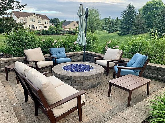 Gas Firepit in the Backyard