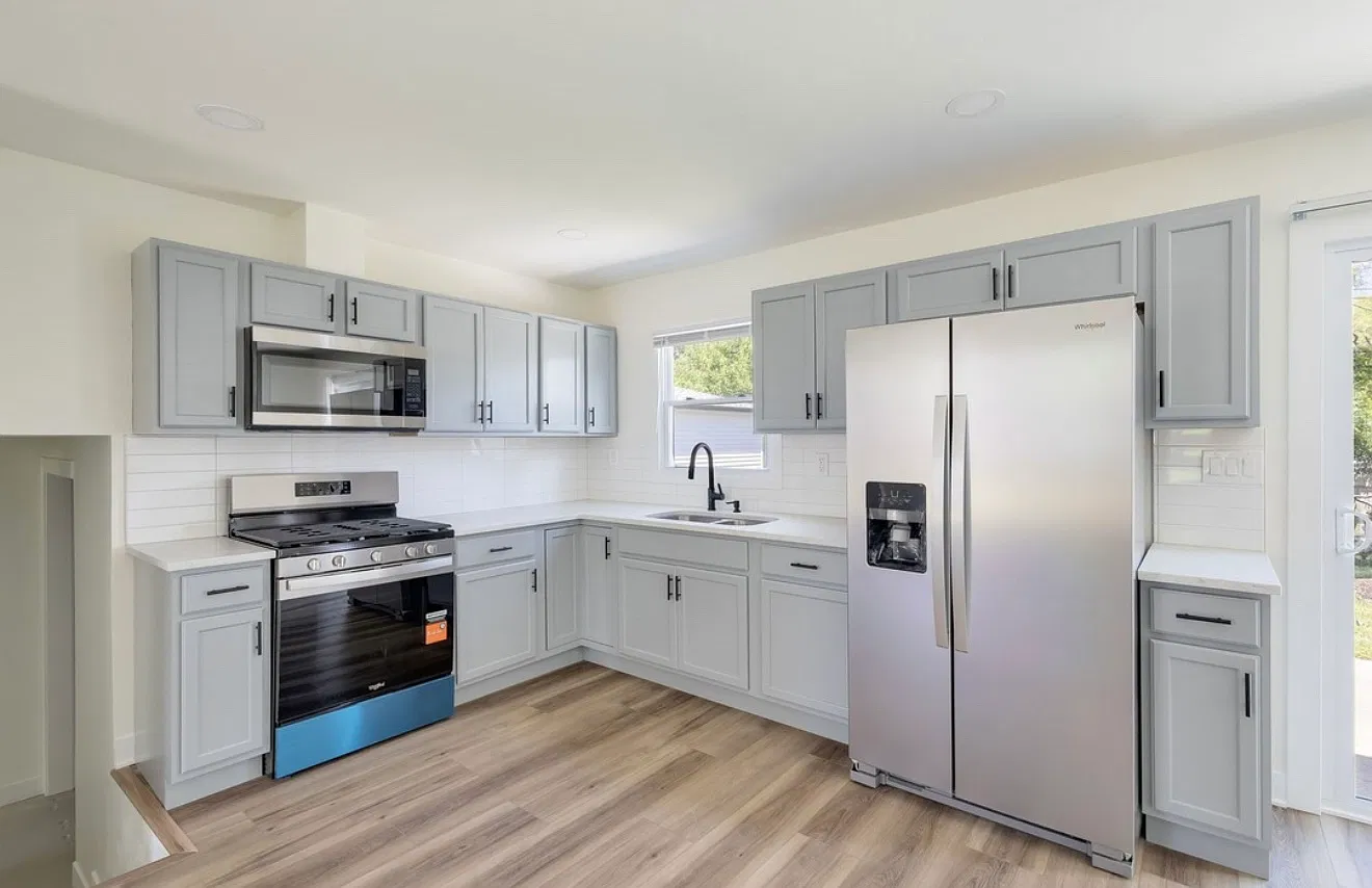 5 bed, 1680 sqft, $2,600 — Photo 3