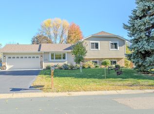 9142 Lanewood Ln N, Maple Grove, MN 55369
