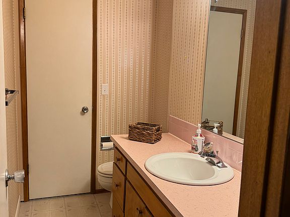 4th image of 6512 N Royal Dr