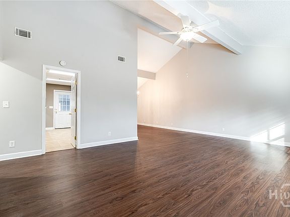 4th image of 122 A Smith Avenue