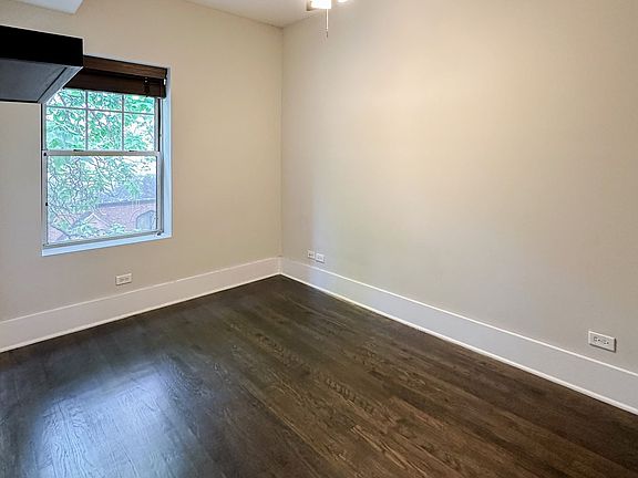 4th image of 1852 W Cornelia Ave #3