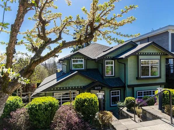 1075 Adderley St, North Vancouver, BC V7L 1T4