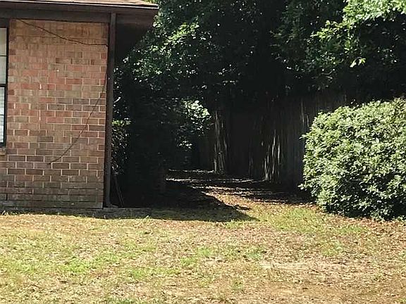 3rd image of 971 Candlestick Dr