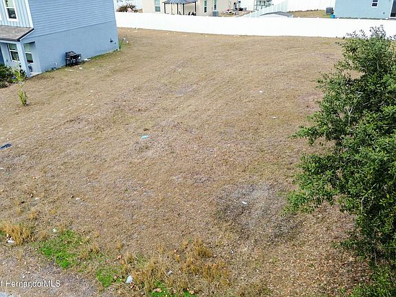 3rd image of 27041 Wakefield Dr