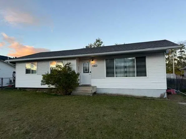 9825 S 101st St, Grande Cache, AB T0E 0Y0