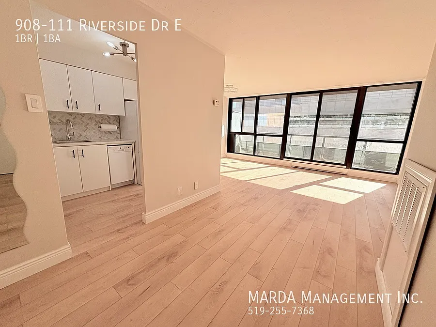 Stunning 1bedroom/1bath Condo With Balcony -Inclusive — Photo 3