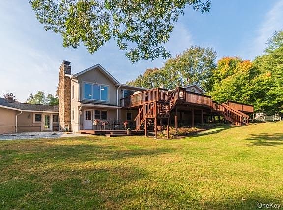 5th image of 40 Deer Brook Dr