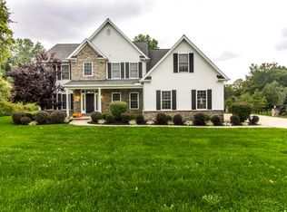 2412 Drury Ln, Willoughby, OH 44094