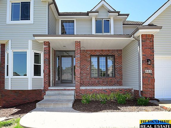 3rd image of 803 Graham Dr