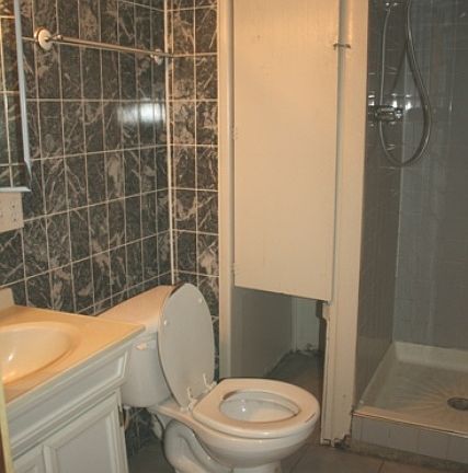 5th image of 2832 N Melvina Ave