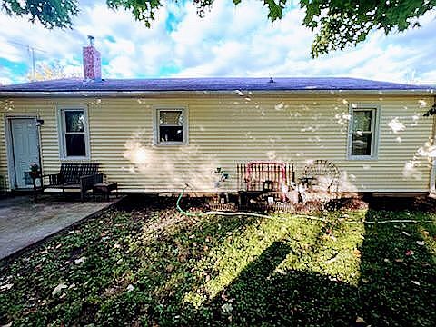 3rd image of 633 Woodlawn Ave