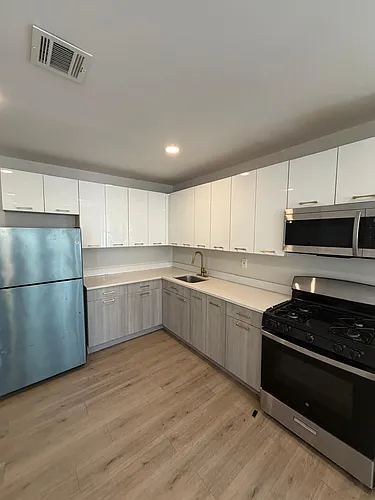 318 W Runyon St Photo 1