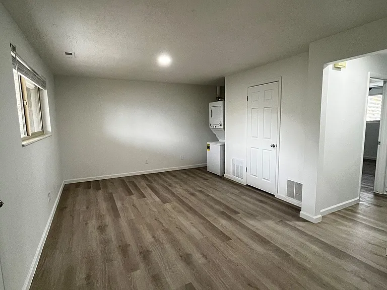 254 N 700 W — Photo 6