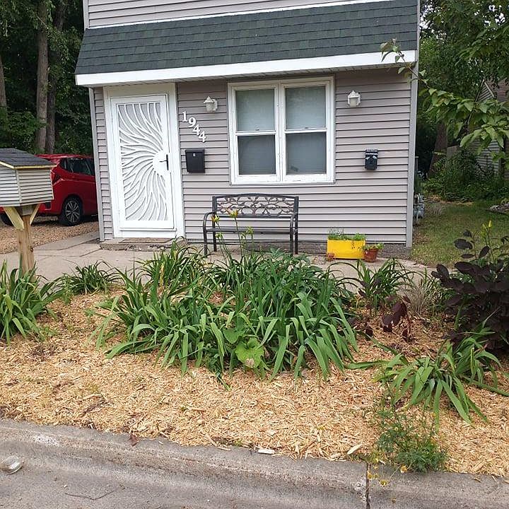 1st image of 1944 Ivy Ave E