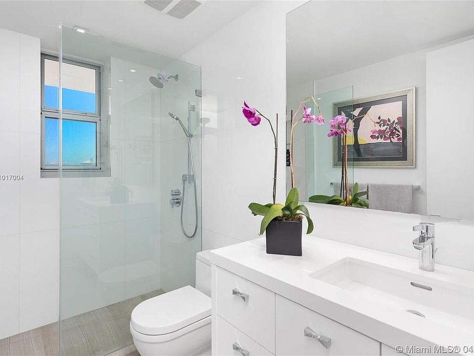 1st image of 1000 Venetian Way APT 601
