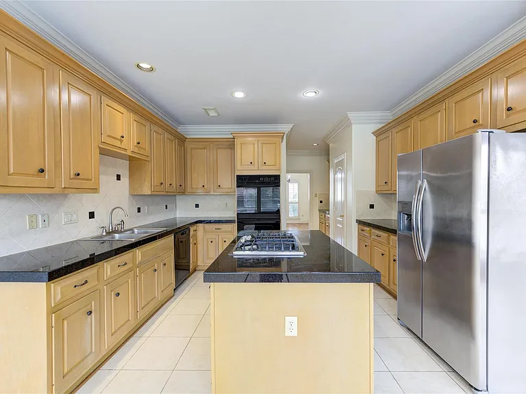 1502 Ashbury Park Ln — Photo 17