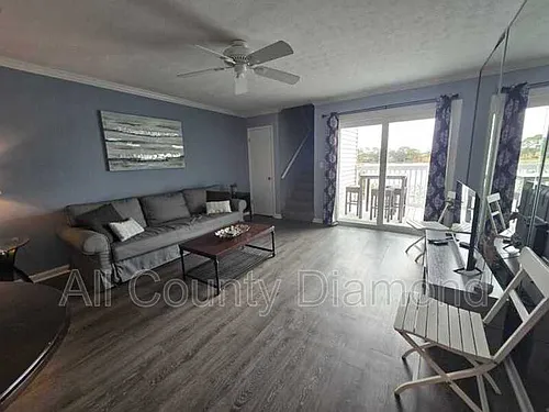 301 Lullwater Dr #401 Photo 1