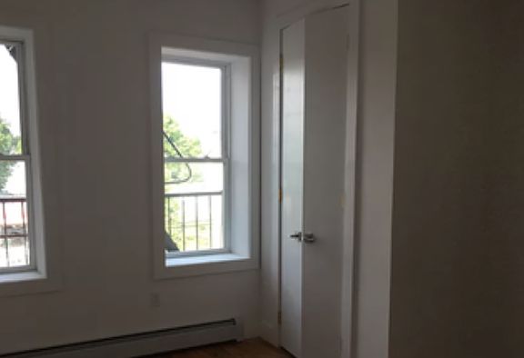 5th image of 168 Clinton Ave APT 4