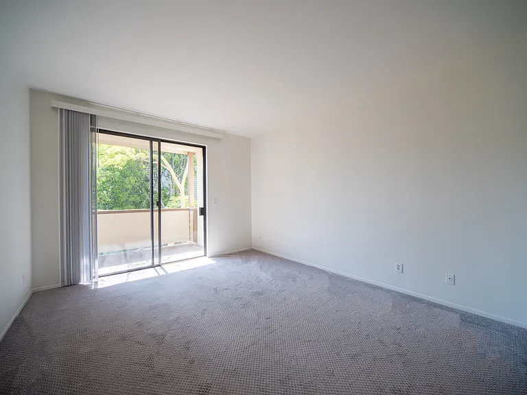 2571 Plaza Del Amo #209 — Photo 12