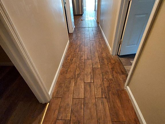 5th image of 900 Glen Ave #1