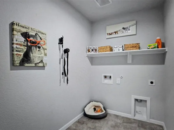 1517 Central Park Dr, Alvarado, TX 76009