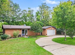 9777 Vfw Rd, Eaton Rapids, MI 48827