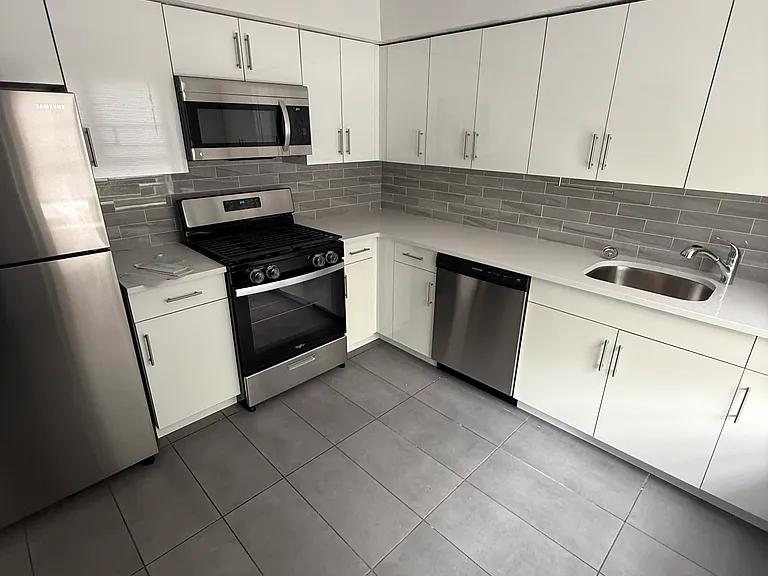 64-20 194th Ln #D — Photo 9