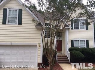 102 Streamview Dr, Cary, NC 27519