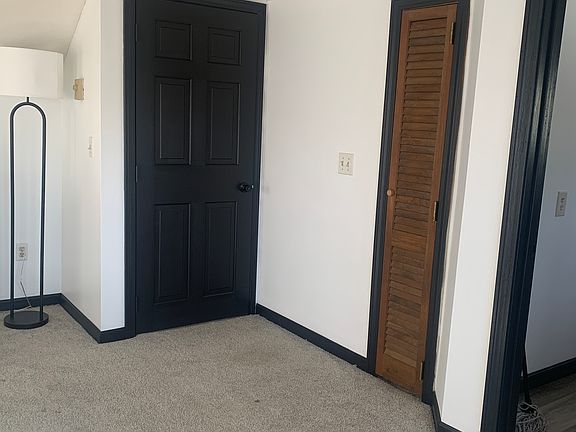 5th image of 5 Leonard Ave Unit 2
