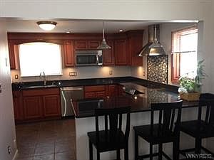 5th image of 354 Wellington Ave